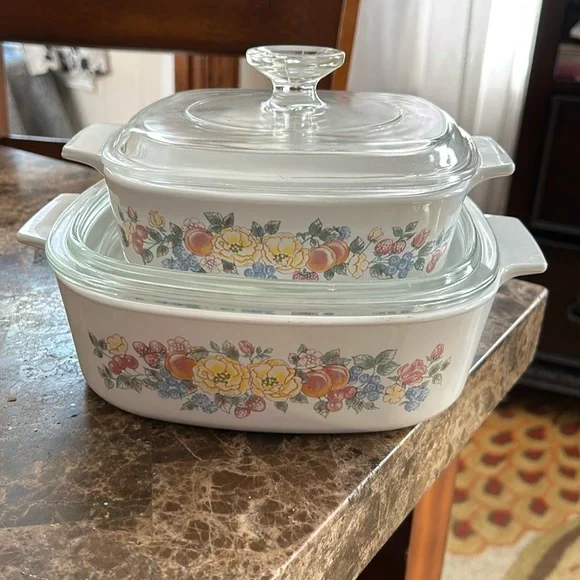 Beautiful Rare Corning Casserole set with Lids